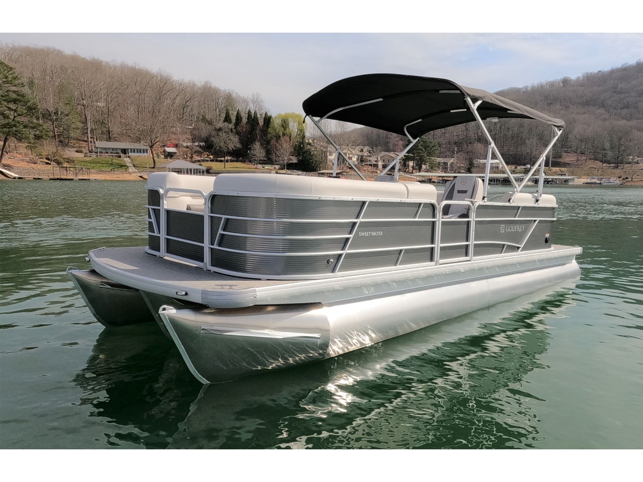 Exterior of Tritoon for Lake Santeetlah